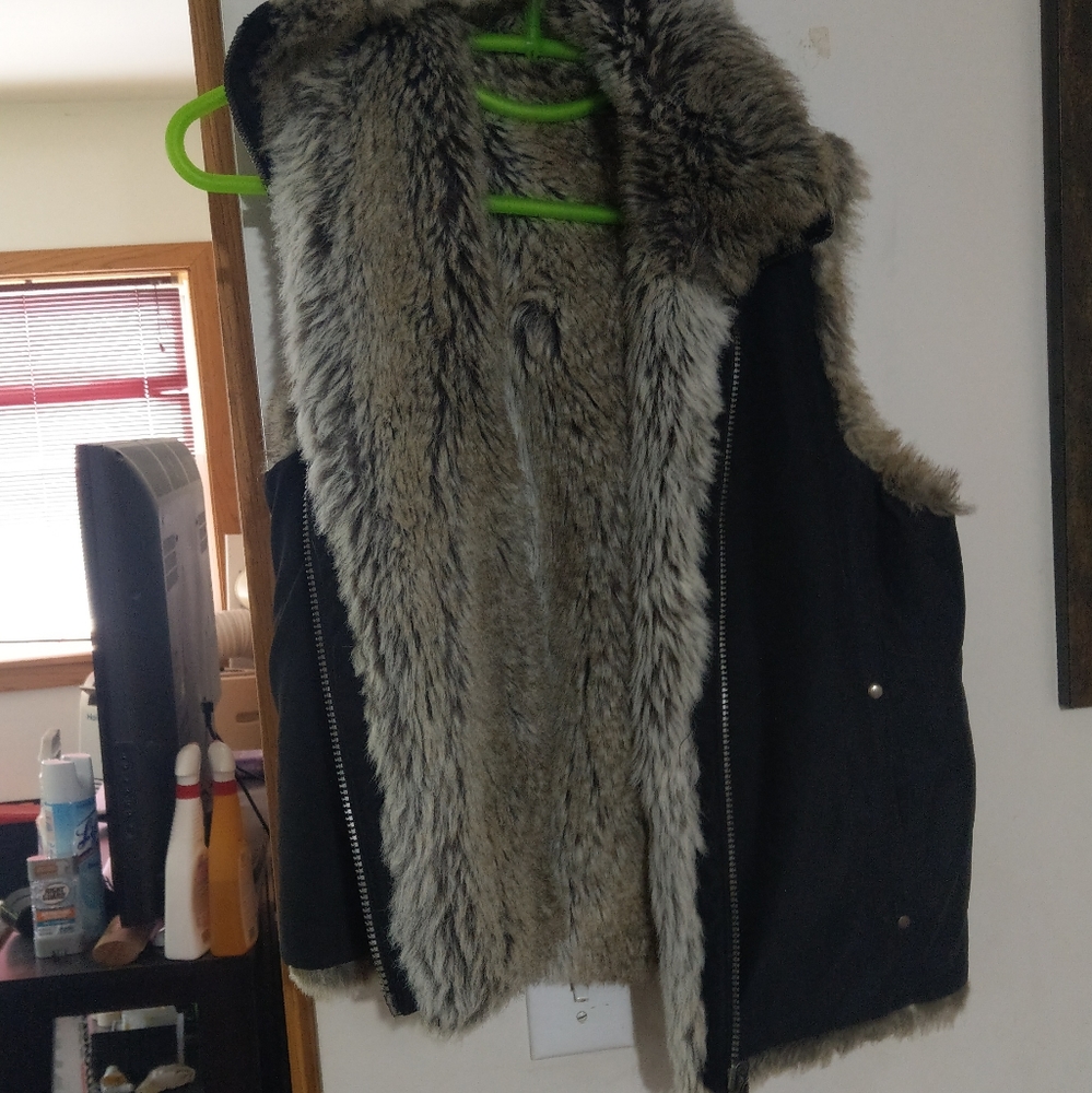 Reversible winter vest